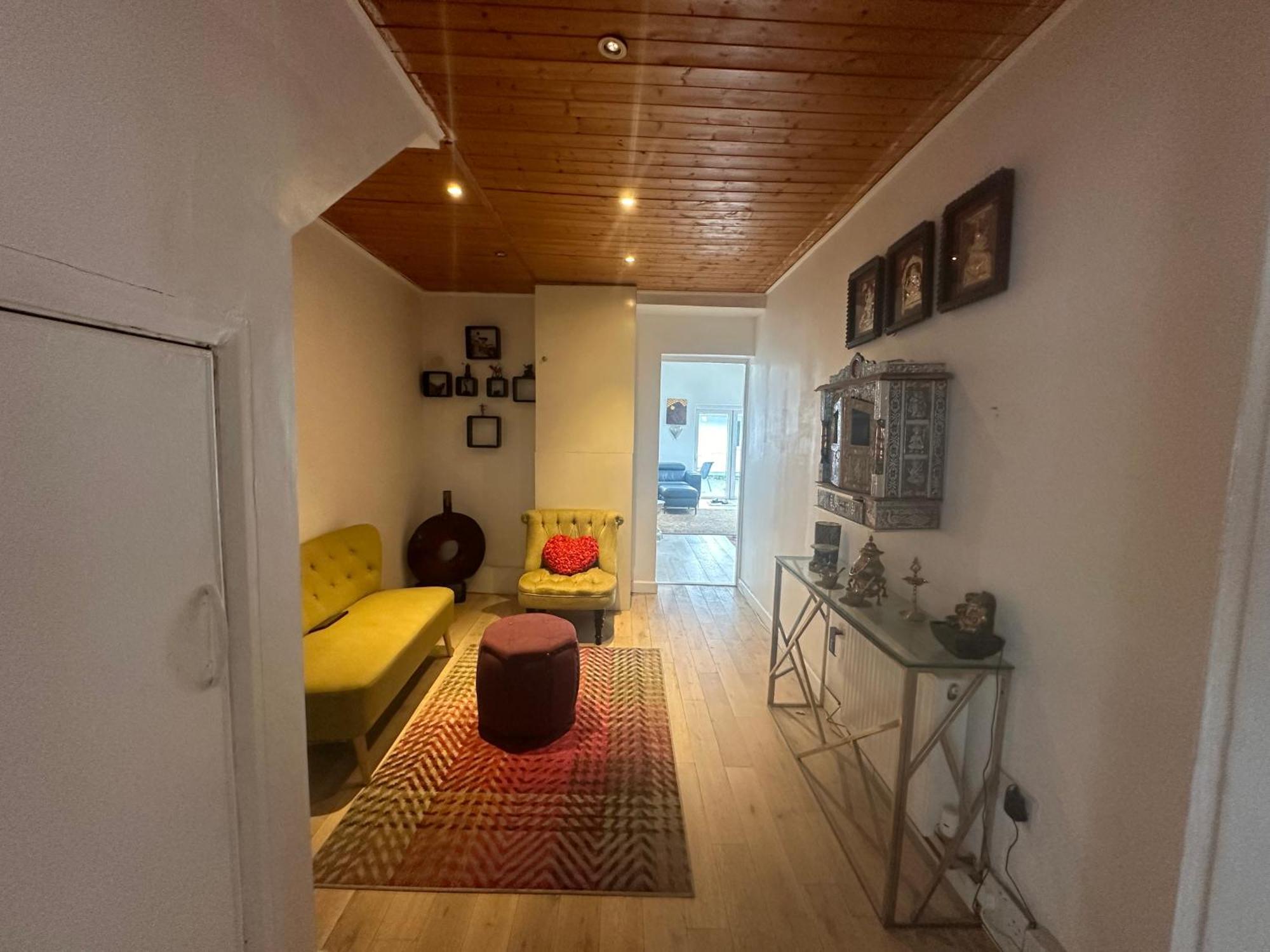 Beautiful Home In London With Easy Access To Central London Саттон Экстерьер фото